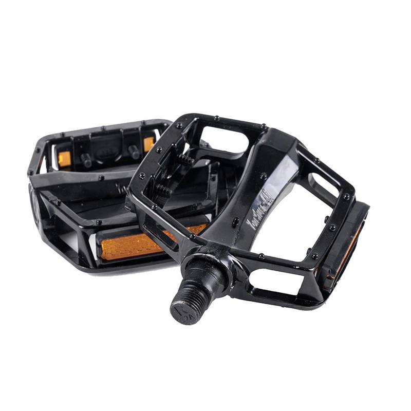 PWR Dually Pedals Body: Alloy Spindle: Steel 9/16 Black