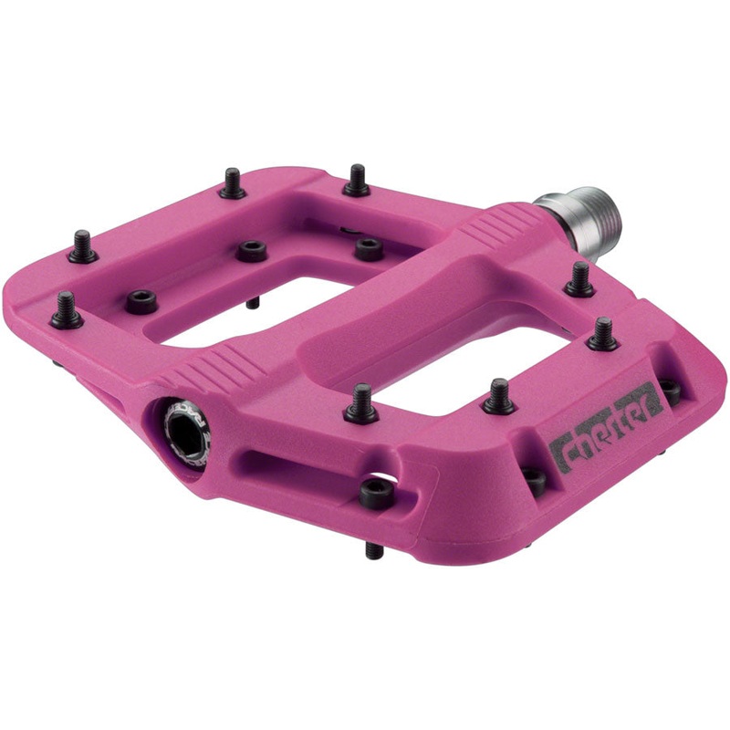 RaceFace Chester Pedals – Platform Composite 9/16″Magenta Replaceable Pins